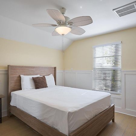 Gorgeous Apartment On Mango St Steps To Beach 迈尔斯堡海滩 外观 照片
